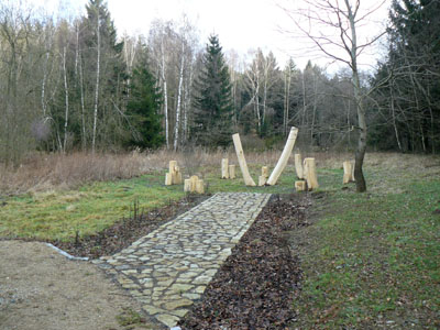Denkmal am Rande des Rossbacher Pfarrwaldes