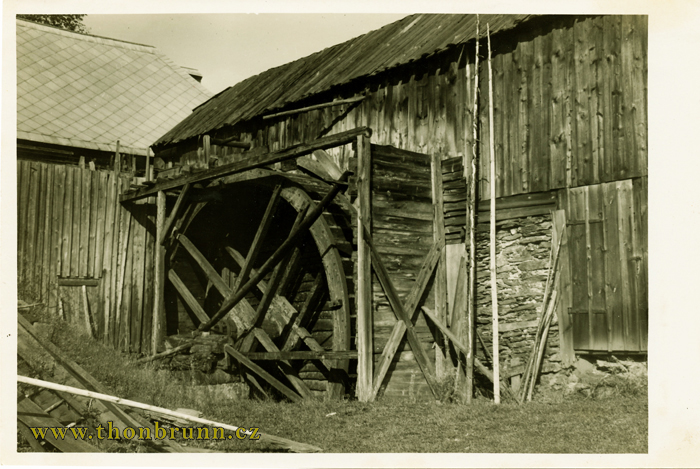 Altes Holzrad der Mähringer Mühle